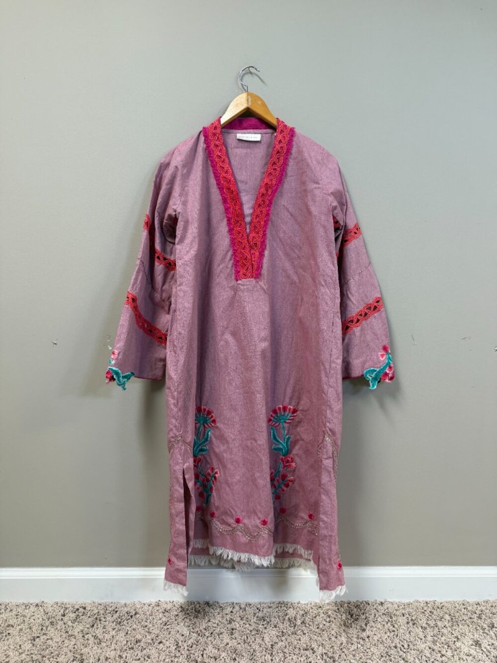 Ammara Khan Pakistani Embroidered Kaftan XS Pink Boho Lace